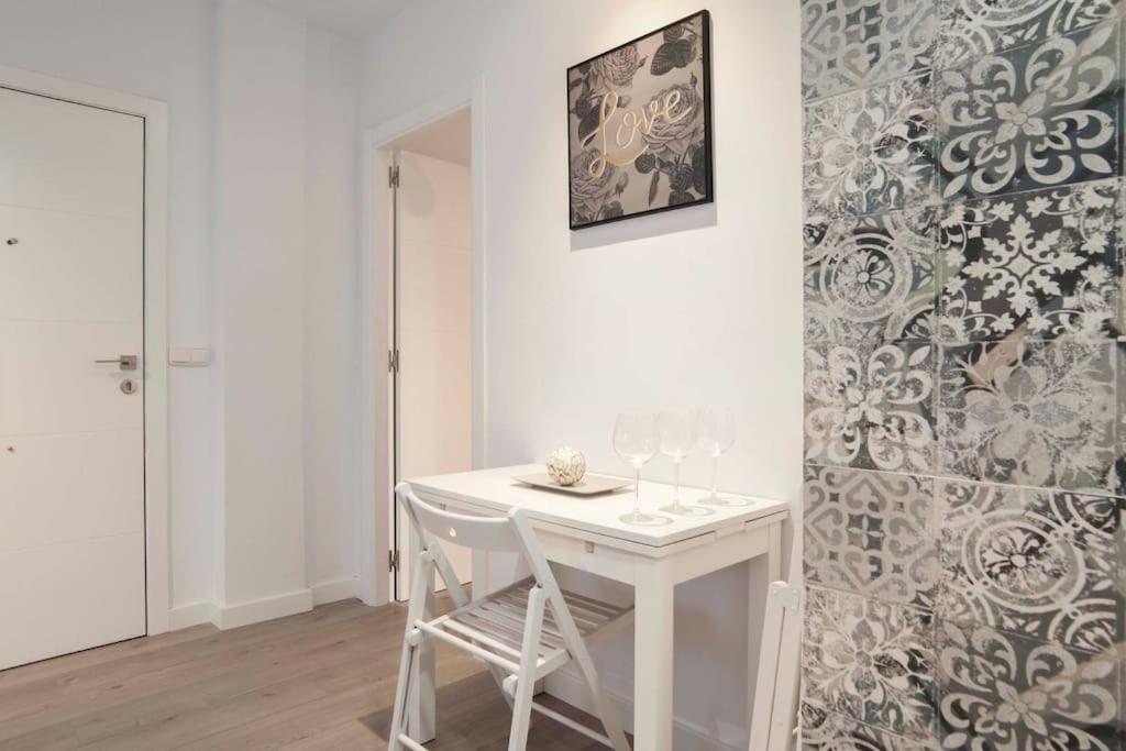 Moderno Apartamento En Plaza Merced Màlaga Exteriér fotografie